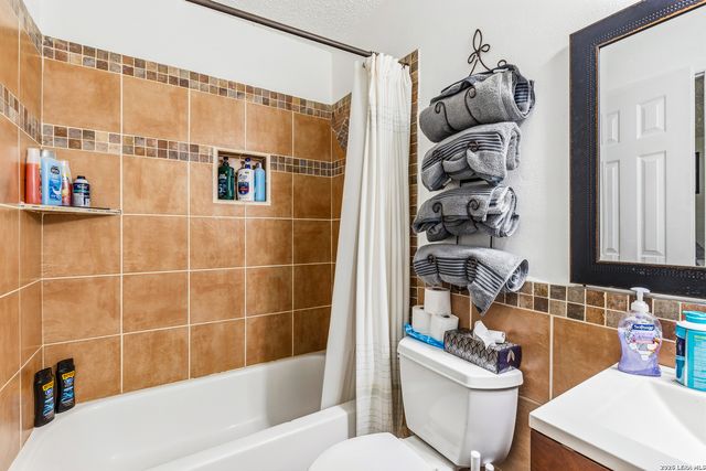 6650 Grist Mill St, Leon Valley, TX 78238