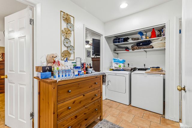 6650 Grist Mill St, Leon Valley, TX 78238