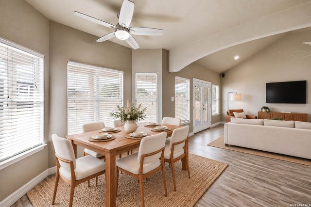 353 BIG OAK DR, Adkins, TX 78101