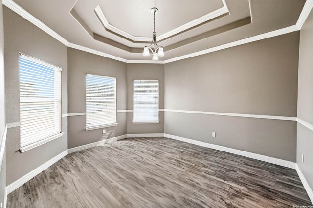 353 BIG OAK DR, Adkins, TX 78101