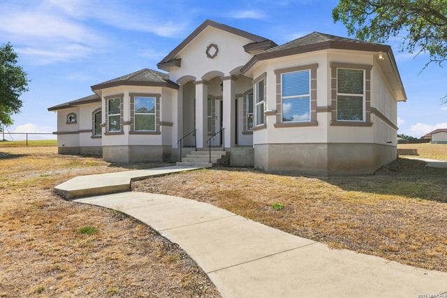 353 BIG OAK DR, Adkins, TX 78101