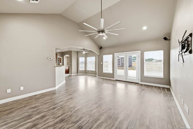 353 BIG OAK DR, Adkins, TX 78101