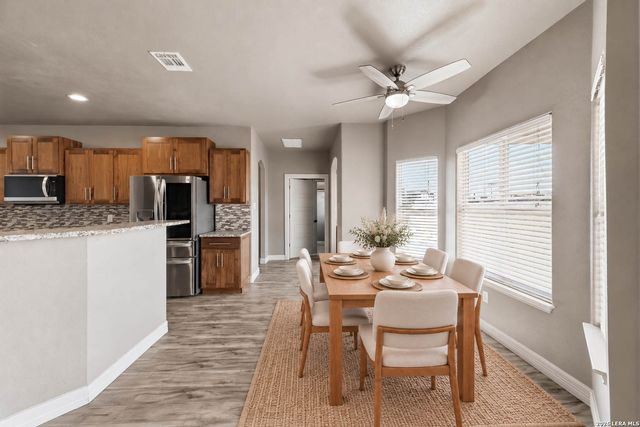 353 BIG OAK DR, Adkins, TX 78101