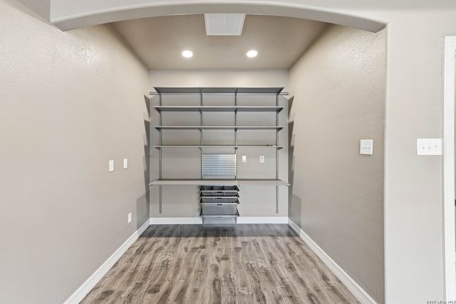 353 BIG OAK DR, Adkins, TX 78101