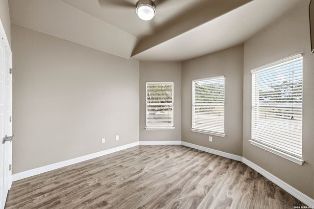 353 BIG OAK DR, Adkins, TX 78101