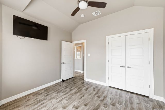 353 BIG OAK DR, Adkins, TX 78101