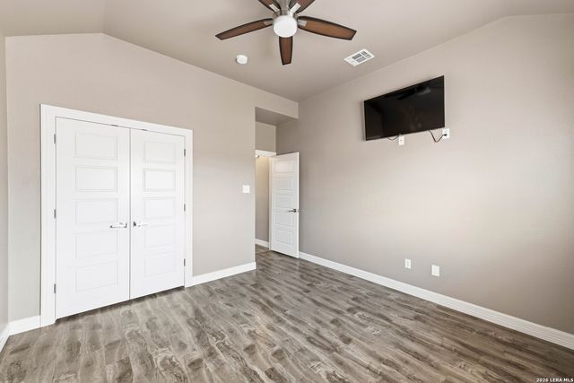 353 BIG OAK DR, Adkins, TX 78101