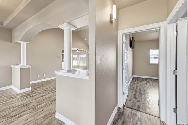 353 BIG OAK DR, Adkins, TX 78101