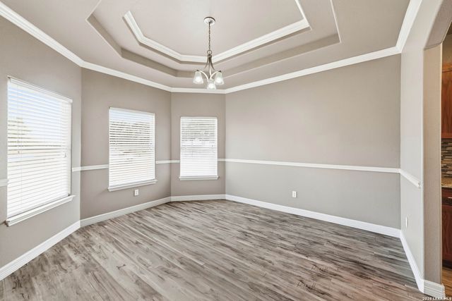 353 BIG OAK DR, Adkins, TX 78101
