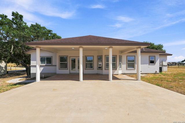 353 BIG OAK DR, Adkins, TX 78101
