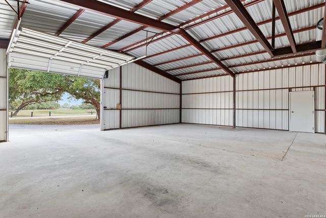 353 BIG OAK DR, Adkins, TX 78101