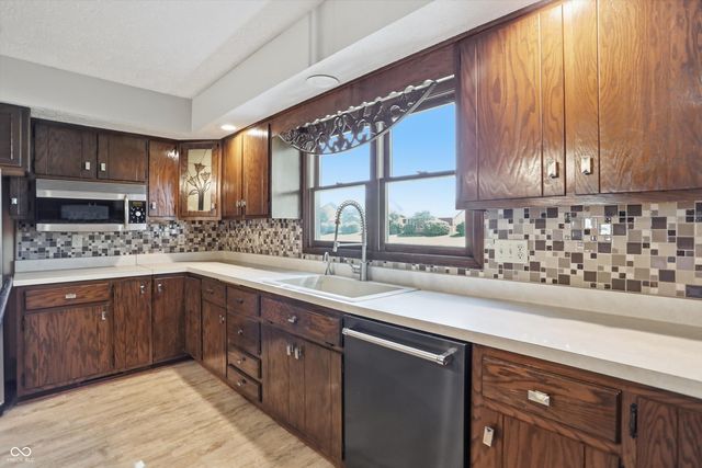 6336 N Carroll Road, Indianapolis, IN 46235