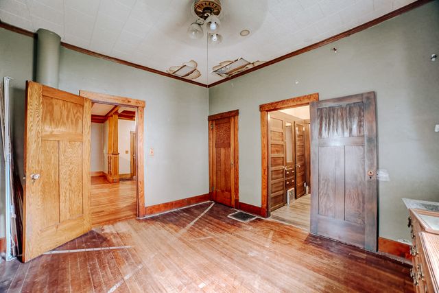 300 N Axtel Avenue, Milford, IL 60953