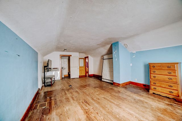 300 N Axtel Avenue, Milford, IL 60953