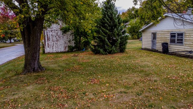 300 N Axtel Avenue, Milford, IL 60953