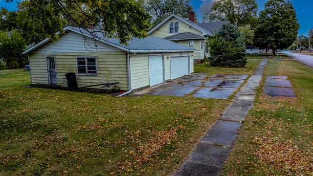 300 N Axtel Avenue, Milford, IL 60953