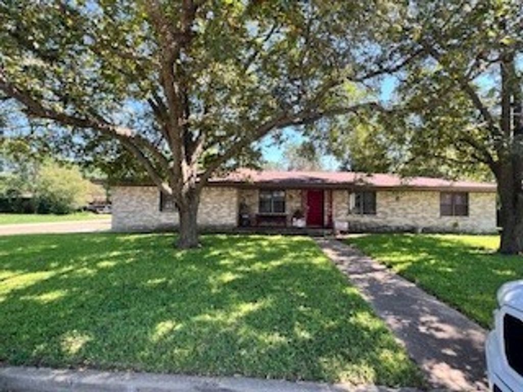 700 W Denison Drive, Robinson, TX 76706