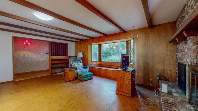 201 Gossage Ave, Petaluma, CA 94952