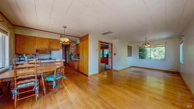 201 Gossage Ave, Petaluma, CA 94952