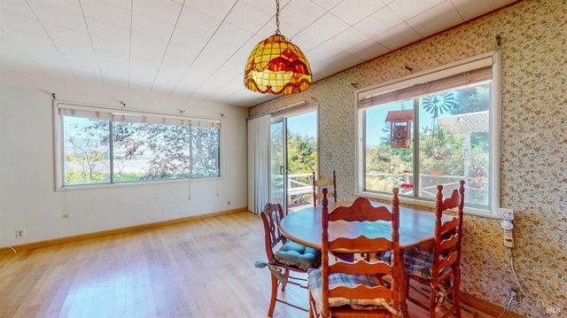 201 Gossage Ave, Petaluma, CA 94952