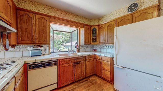 201 Gossage Ave, Petaluma, CA 94952