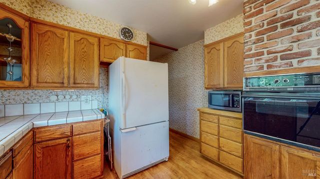 201 Gossage Ave, Petaluma, CA 94952