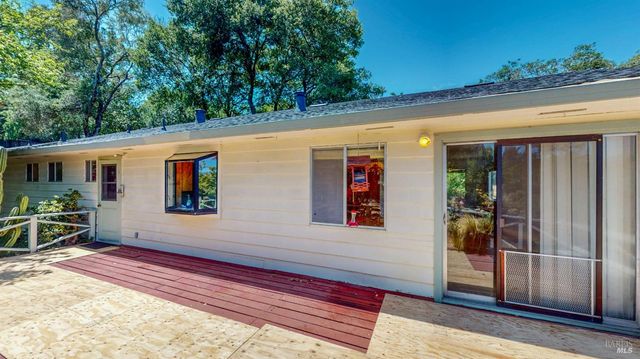 201 Gossage Ave, Petaluma, CA 94952