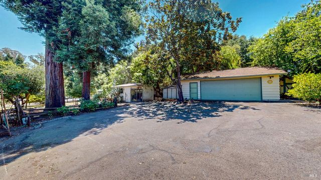 201 Gossage Ave, Petaluma, CA 94952