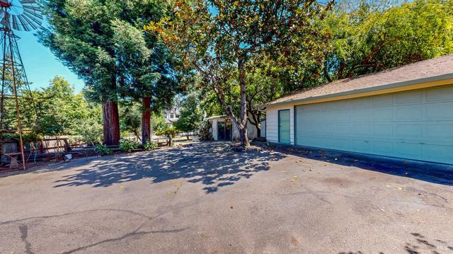 201 Gossage Ave, Petaluma, CA 94952