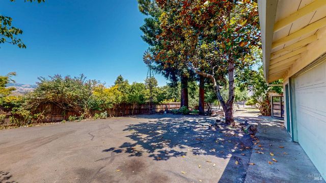 201 Gossage Ave, Petaluma, CA 94952