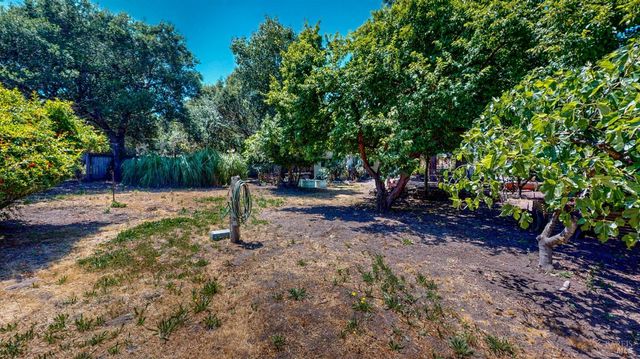 201 Gossage Ave, Petaluma, CA 94952