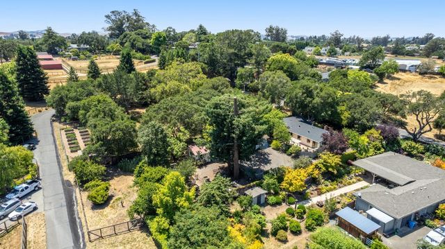 201 Gossage Ave, Petaluma, CA 94952