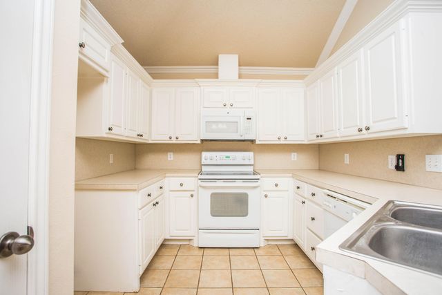 1904 77th Place, Lubbock, TX 79423