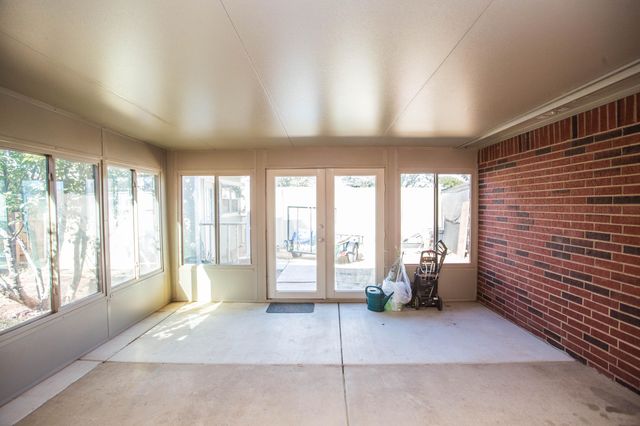 1904 77th Place, Lubbock, TX 79423