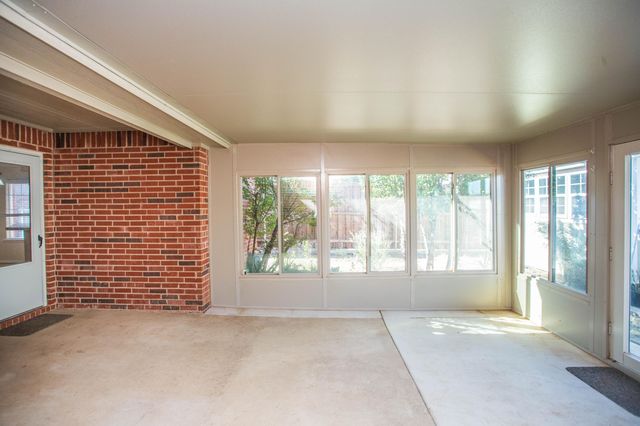 1904 77th Place, Lubbock, TX 79423