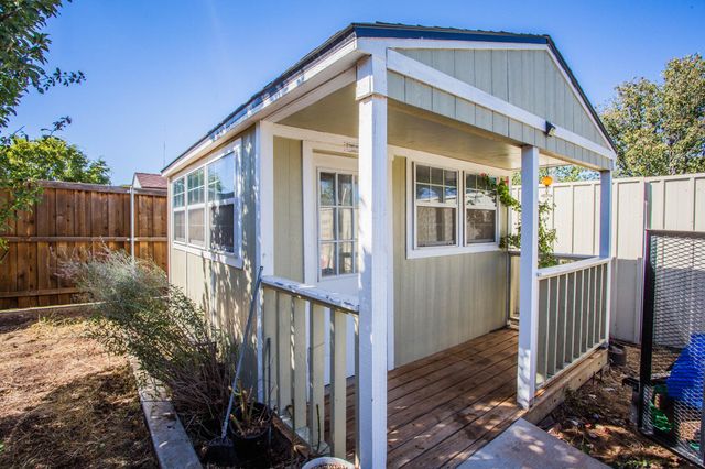 1904 77th Place, Lubbock, TX 79423