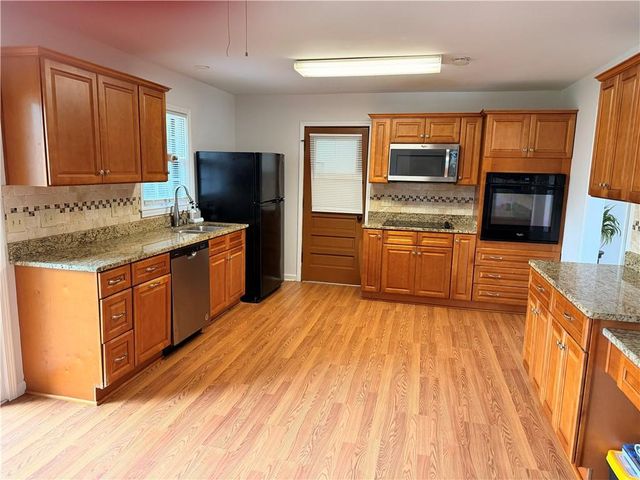 886 Killian Hill Road SW, Lilburn, GA 30047