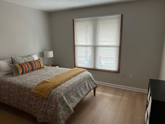 131 Newberry Avenue 1S, Libertyville, IL 60048