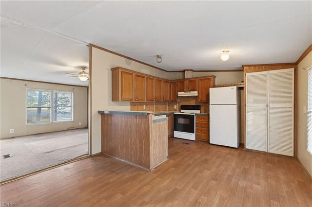 13382 George Washington Memorial HWY, Gloucester, VA 23061