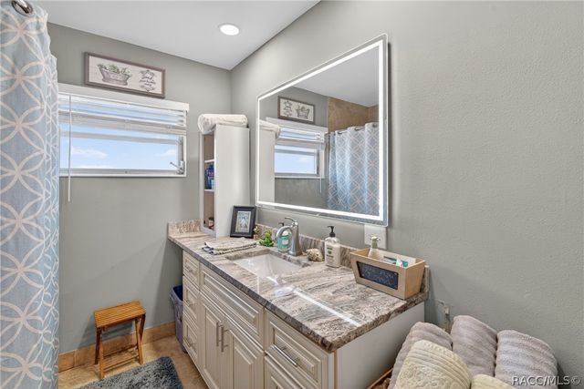 1115 SE Kings Bay Drive, Crystal River, FL 34429