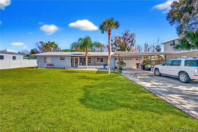 1115 SE Kings Bay Drive, Crystal River, FL 34429