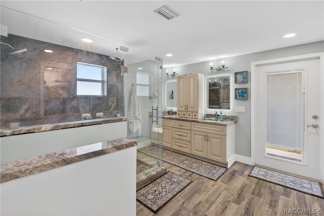 1115 SE Kings Bay Drive, Crystal River, FL 34429