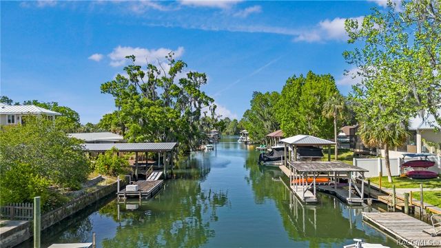 1115 SE Kings Bay Drive, Crystal River, FL 34429