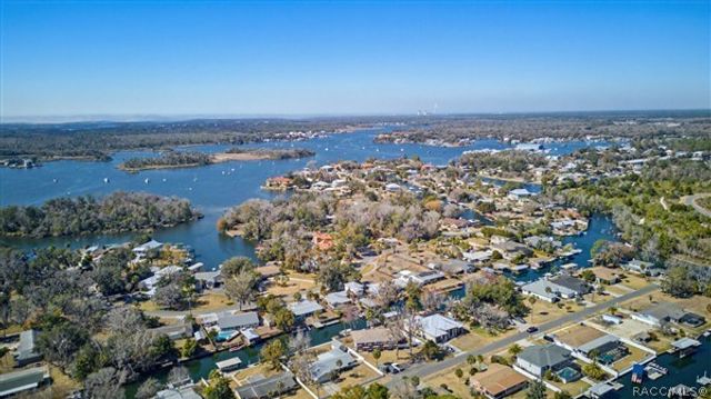 1115 SE Kings Bay Drive, Crystal River, FL 34429