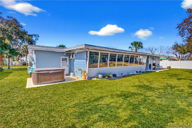 1115 SE Kings Bay Drive, Crystal River, FL 34429