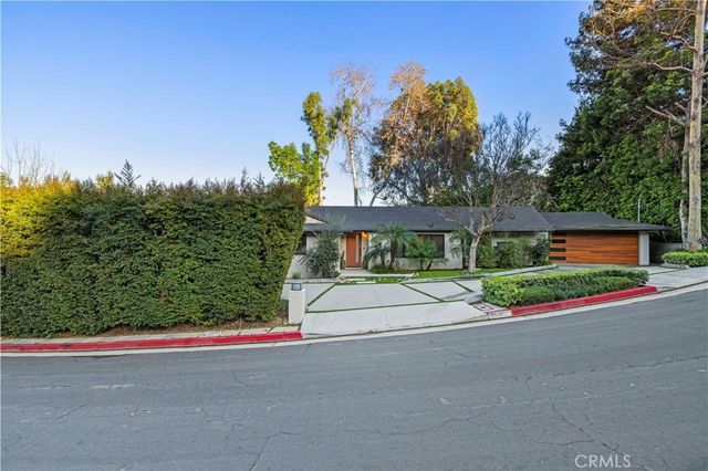 3640 Wrightwood, Studio City, CA 91604