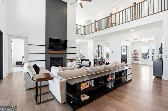 17105 River Overlook Drive, Roswell, GA 30075