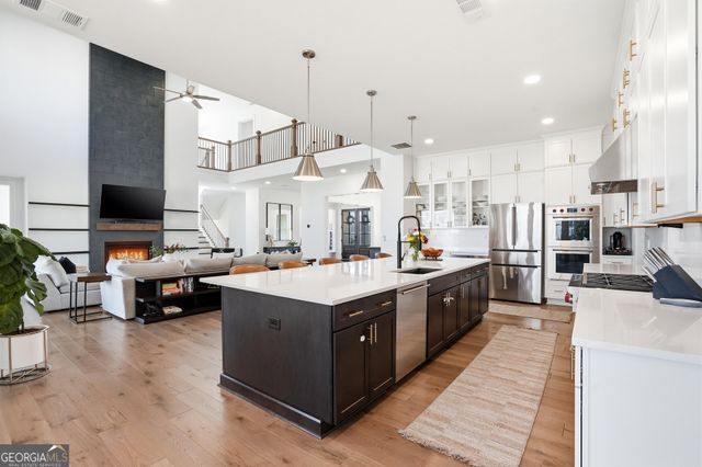 17105 River Overlook Drive, Roswell, GA 30075