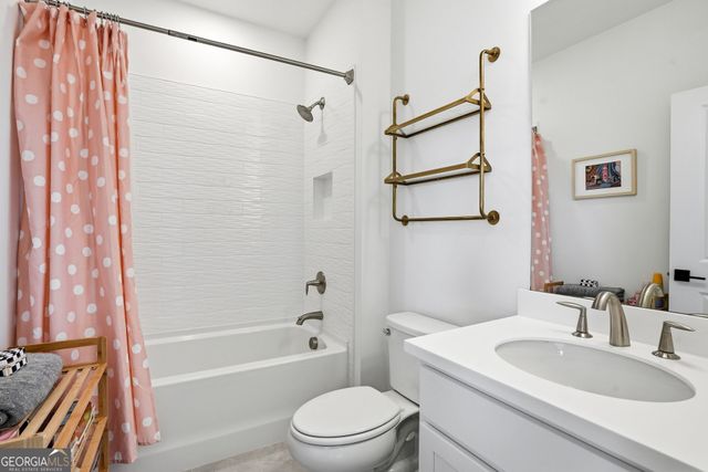 17105 River Overlook Drive, Roswell, GA 30075