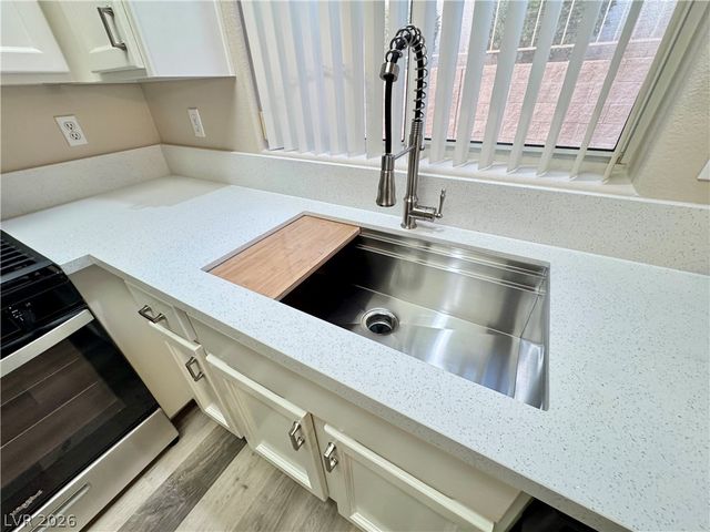 10316 Bent Brook Place, Las Vegas, NV 89134